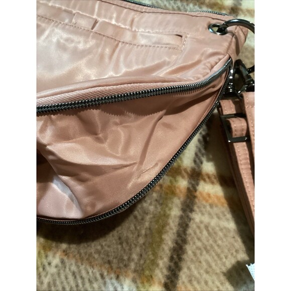 Lug Convertible Crossbody Shoulder Bag RFID Protection - Swivel - Expandable - Picture 15 of 16